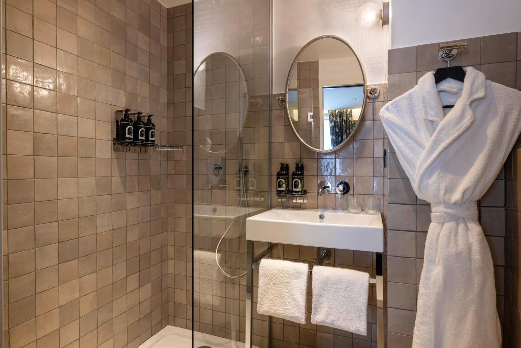 פריז Hotel Ginette A La Folie & Spa מראה חיצוני תמונה