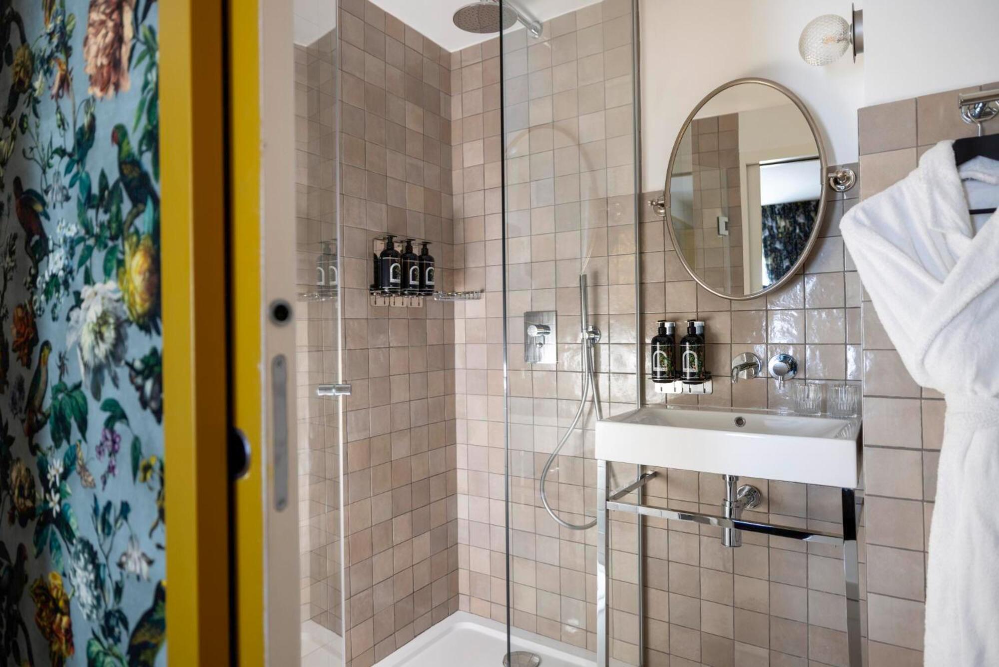פריז Hotel Ginette A La Folie & Spa מראה חיצוני תמונה