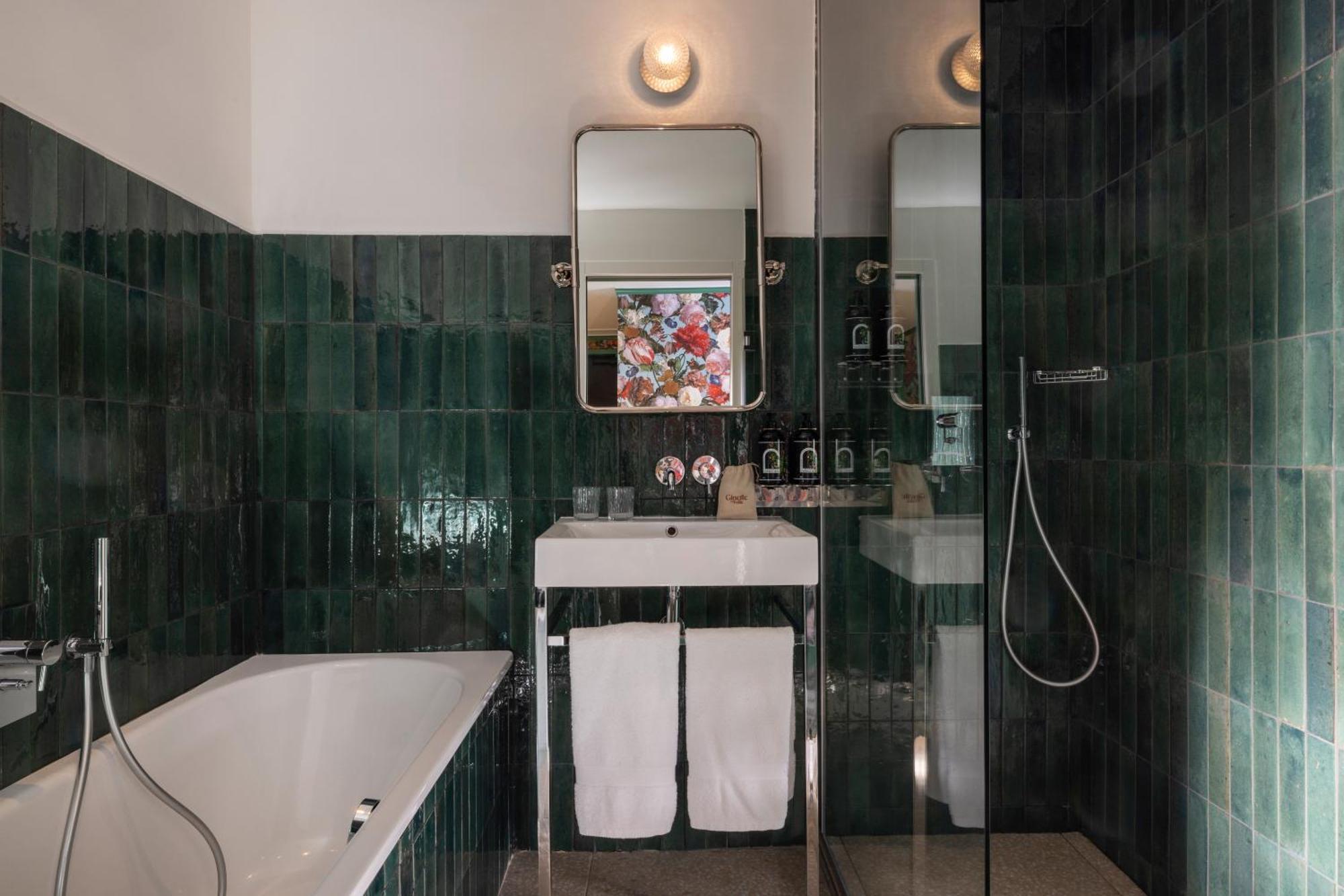 פריז Hotel Ginette A La Folie & Spa מראה חיצוני תמונה