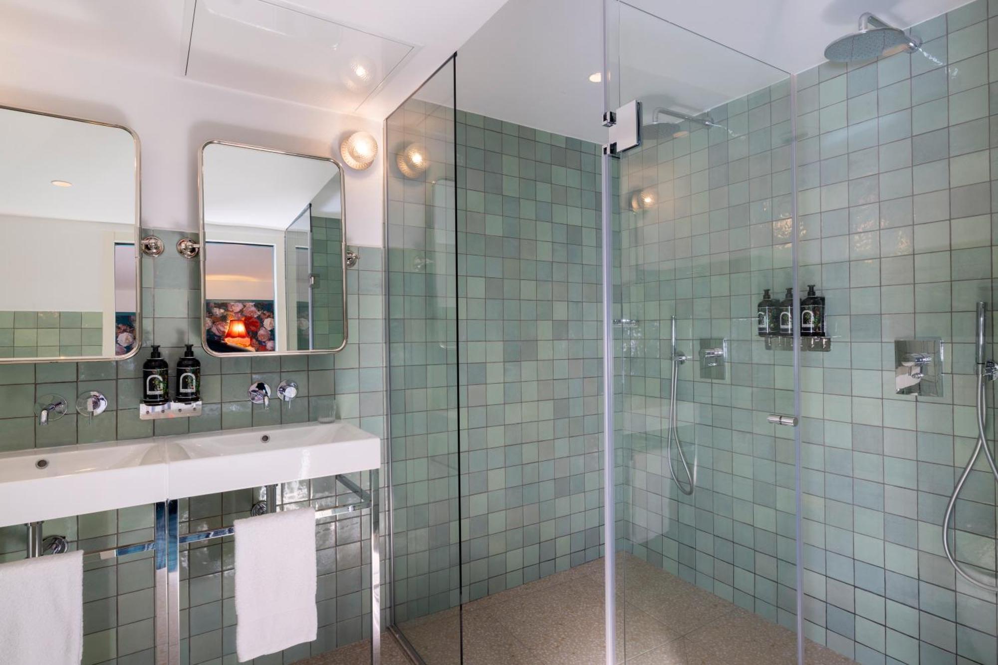 פריז Hotel Ginette A La Folie & Spa מראה חיצוני תמונה